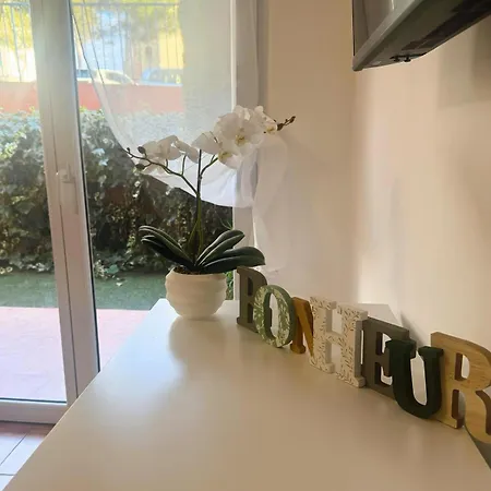 En Rez De Jardin - Le Juvenal Апартаменты